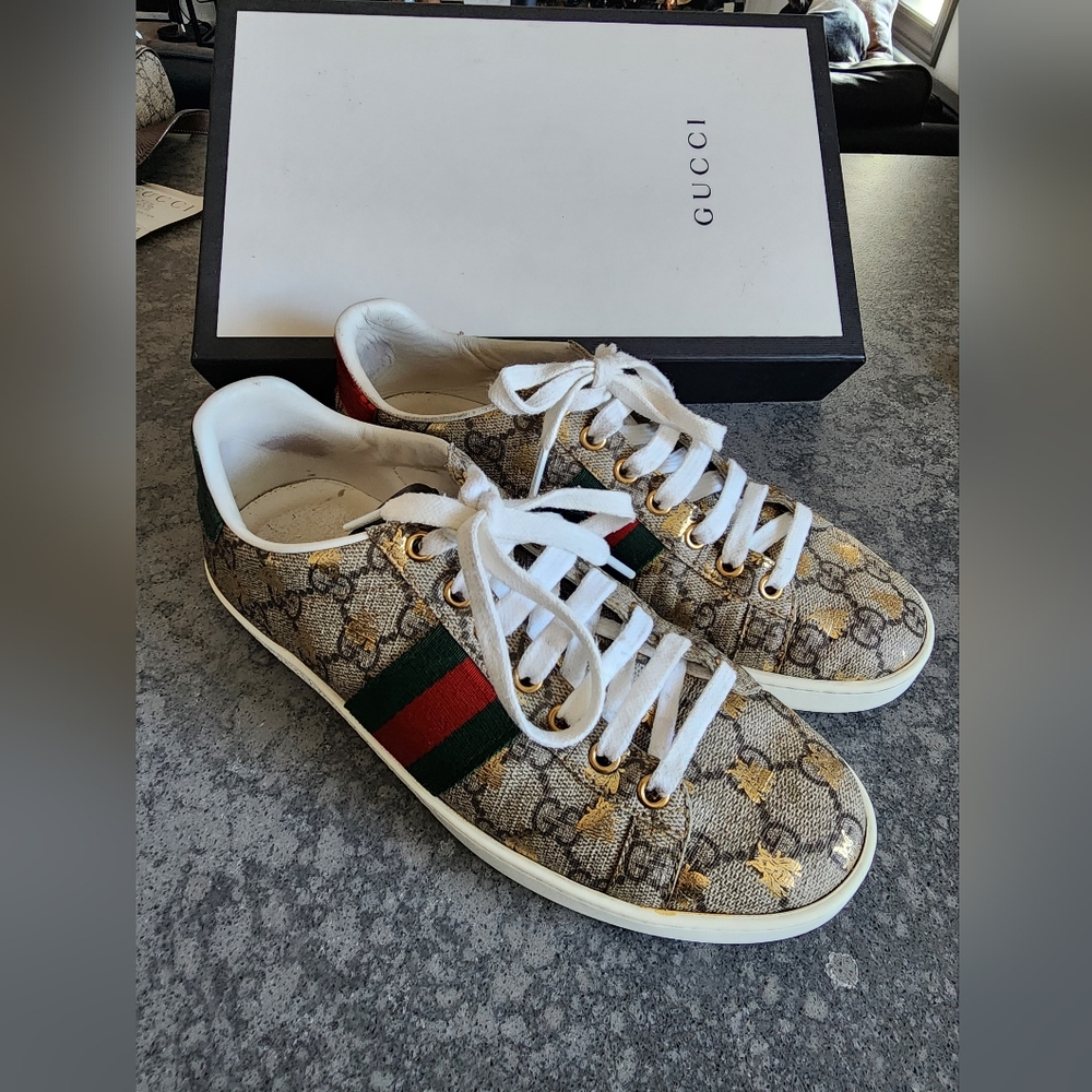 Women's Gucci Ace Bees & Stars GG Supreme Sneakers